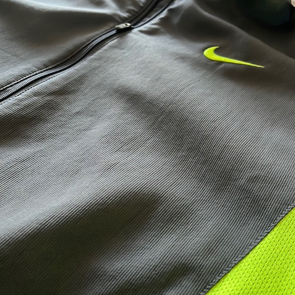 Nike Half Zip/Quarter Zip Windbreaker Pullover - Picture 6 of 11